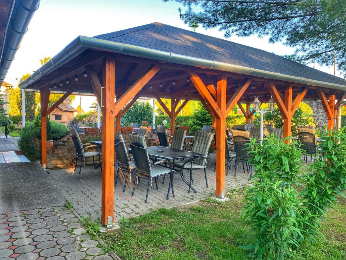 Hotel Zeta Lenti Exterior photo
