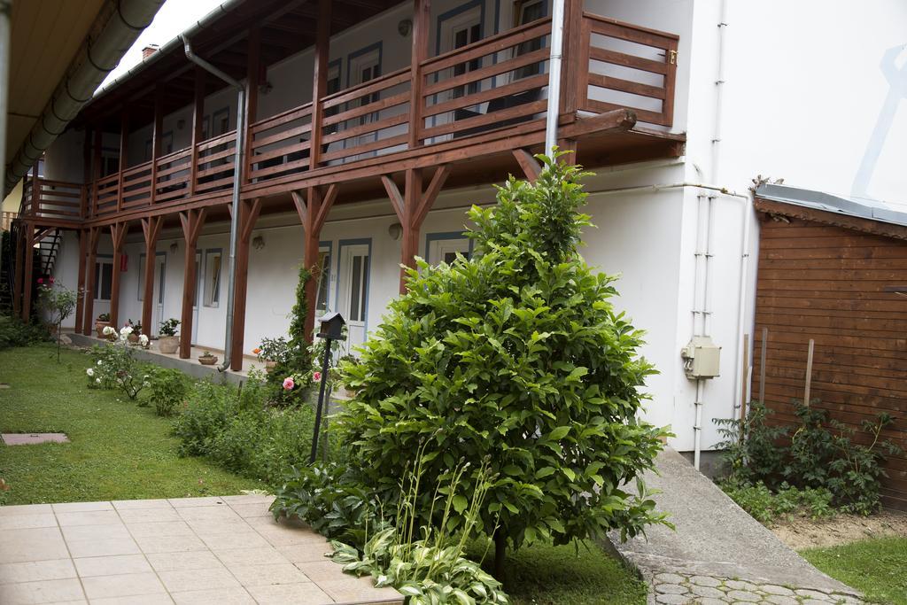 Hotel Zeta Lenti Exterior photo